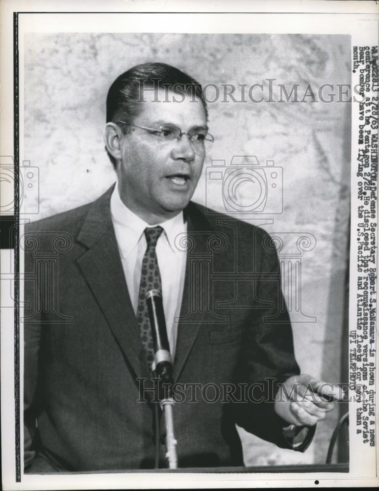 1963 Press Photo Defense Secy. Robert McNamara - nee01843 - Historic Images