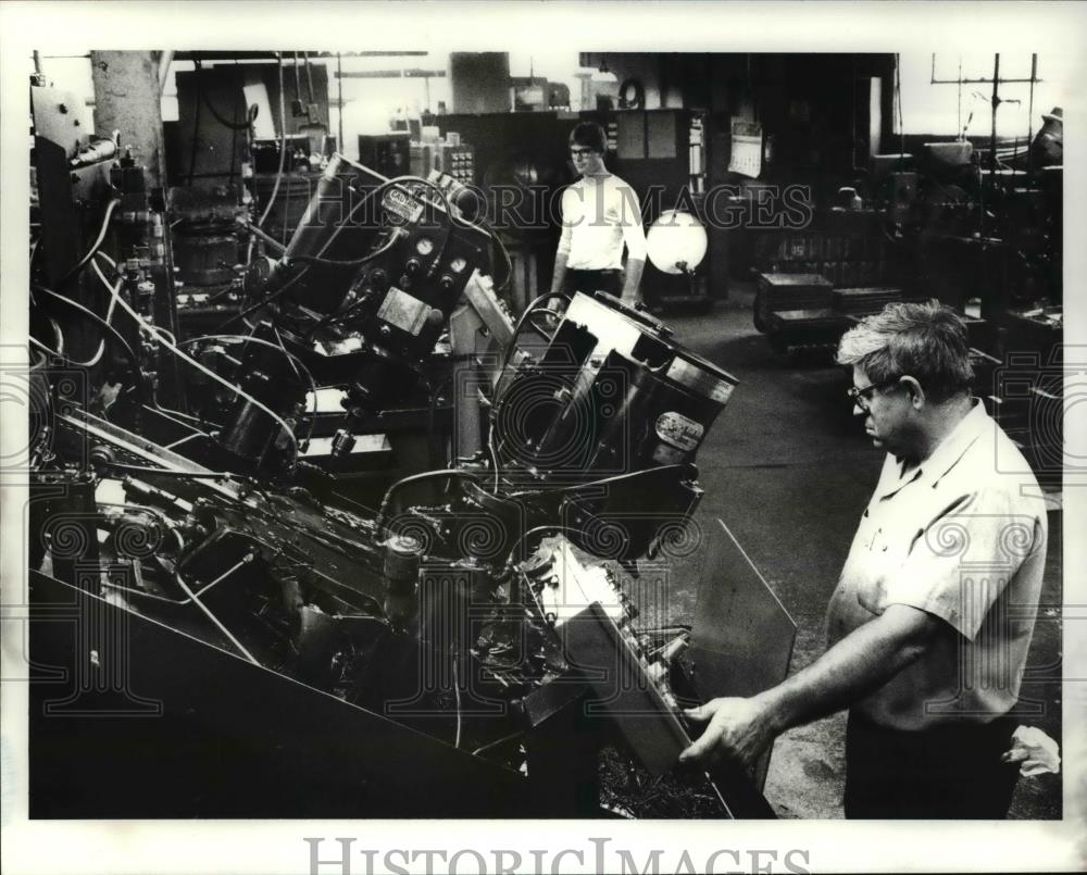 1987 Press Photo Ohio Nut and Bolt Co. - Historic Images