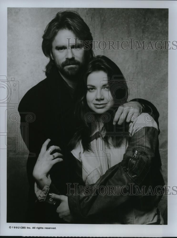 1993 Press Photo Richard Dean Anderson Justine Bateman In The Eyes Of A Stranger - Historic Images