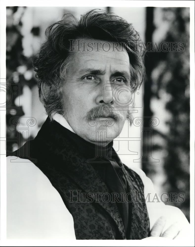 Press Photo Martin Sheen in Alex Haley's Queen - cvp72293 - Historic Images