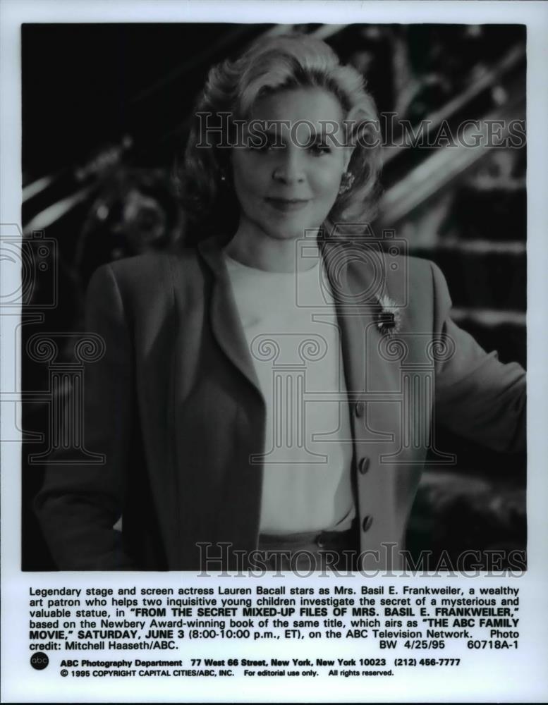 1995 Press Photo Lauren Bacall in From the Secret Mixrd-Up Files of Mrs Basil E - Historic Images