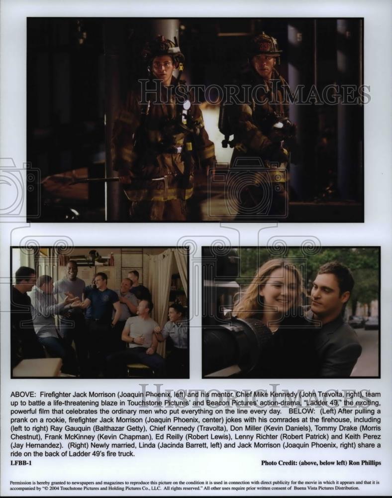 2004 Press Photo Joaquin Pheonix John Travolta Ladder 49 - cvp70440 - Historic Images