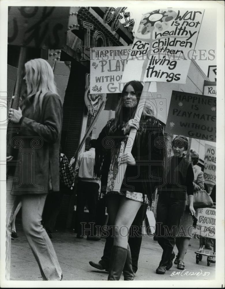 1970 Press Photo The Baby Maker with Barbara Hershey from National General - Historic Images