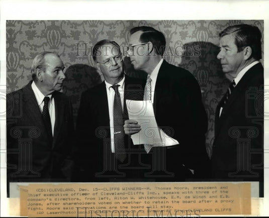 1987 Press Photo M.Thomas Moore Pres.of Cleveland Cliffs with Company Directors - Historic Images