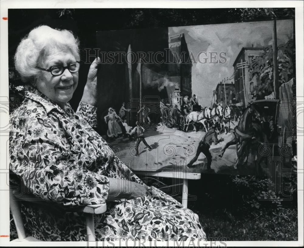 1976 Press Photo Mrs. Frank Wilcox with a water color painting made by husband - Historic Images