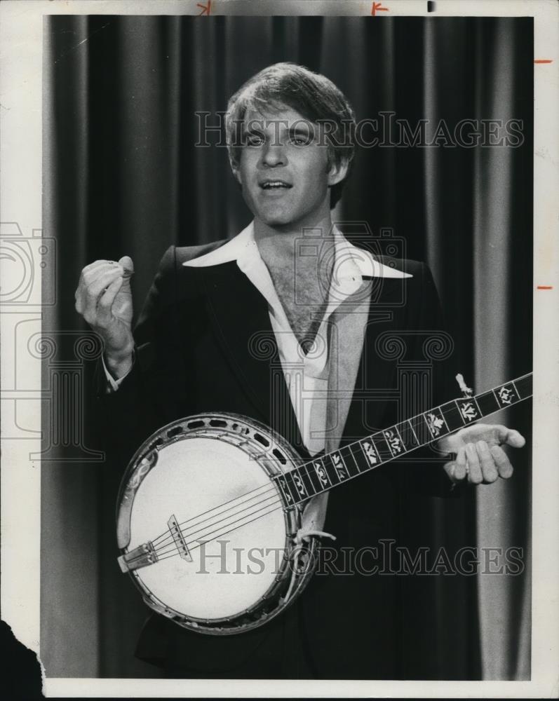 1977 Press Photo Steve Comedian Musician - Historic Images