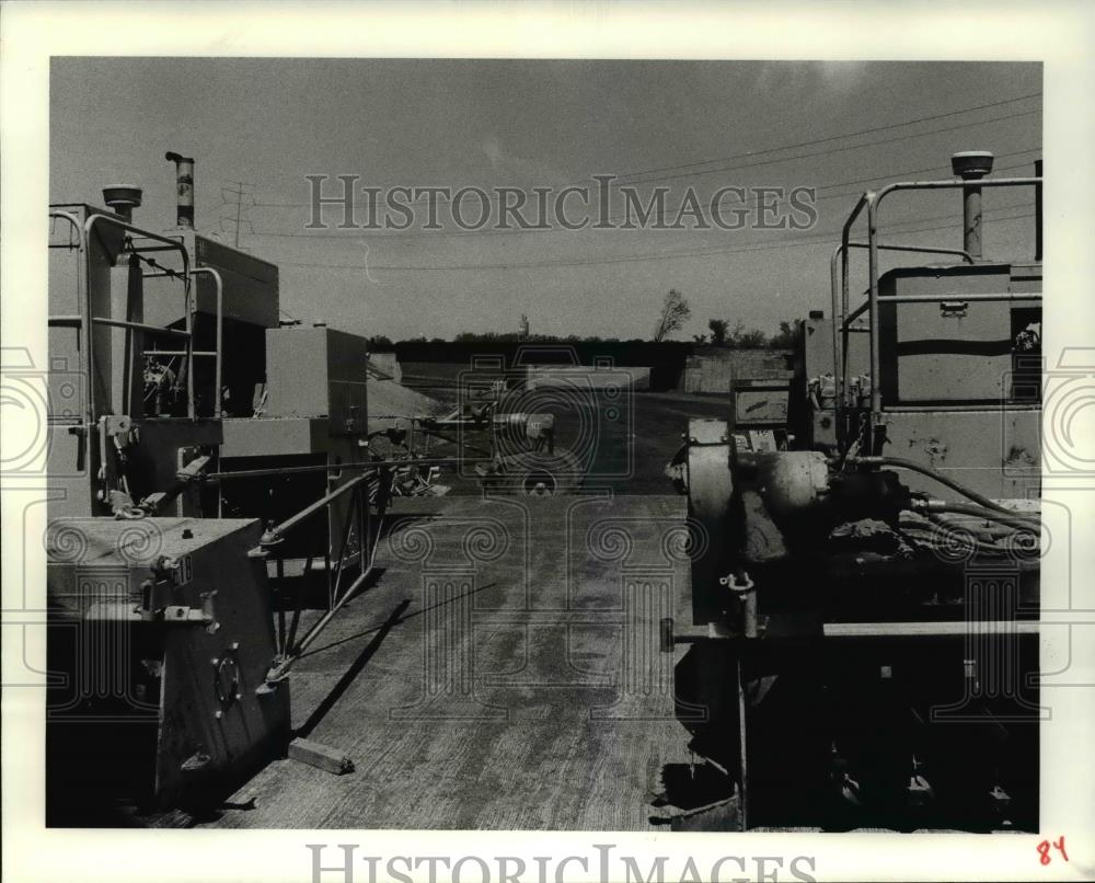 1985 Press Photo I 480 West at Brookpark ready for paving; Highways &amp; Streets - Historic Images