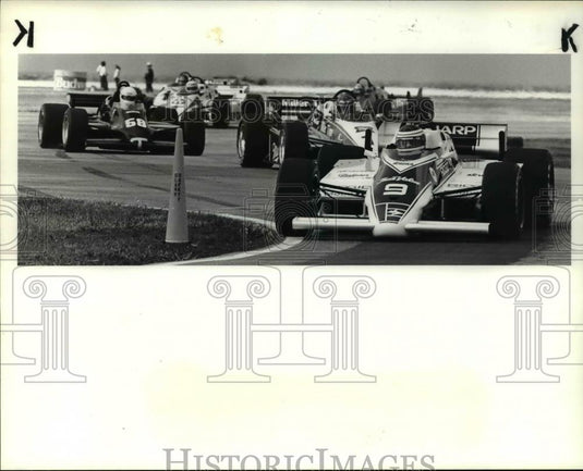 1984 Press Photo Roberto Guerrero makes the second during practice - Historic Images