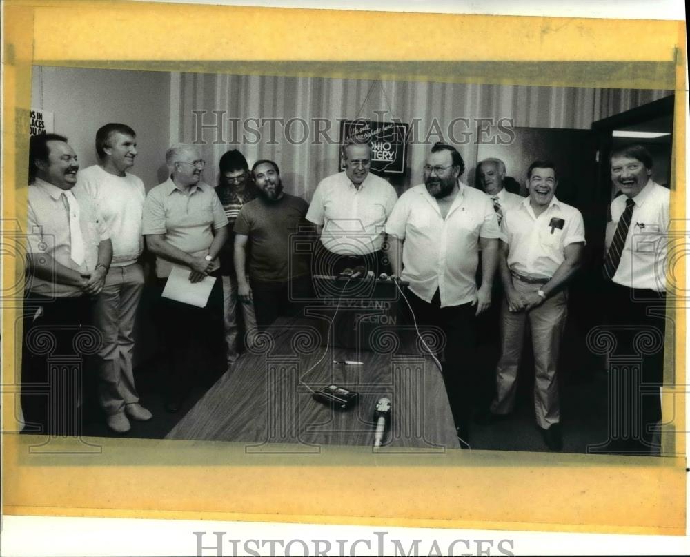 1988 Press Photo The Lottery winners, Fred Bird, Roger Quickel, Lawrence Quickel - Historic Images