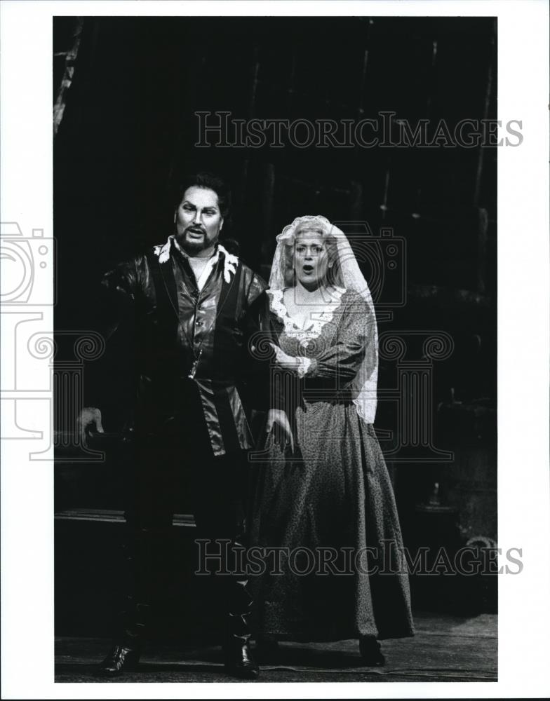 1977 Press Photo Robert McFarland and Leslie Morgan in The Flying Dutchman - Historic Images