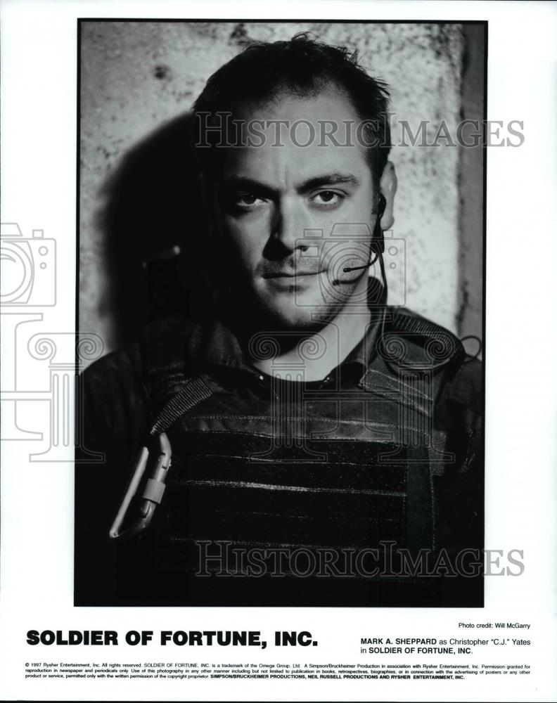 1997 Press Photo Mark A. Sheppard as Christopher Yates in Soldier of Fortune Inc - Historic Images