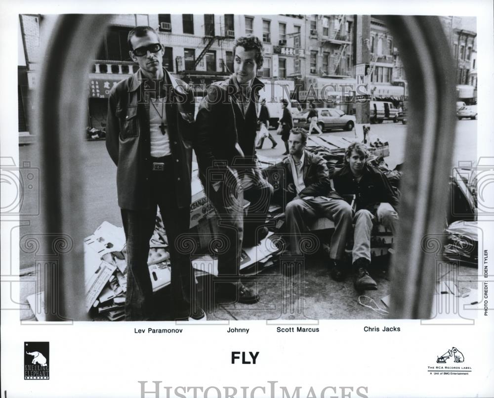 Press Photo Lev Paramonov, Johnny, Scott Marcus and Chris Jacks in Fly - Historic Images