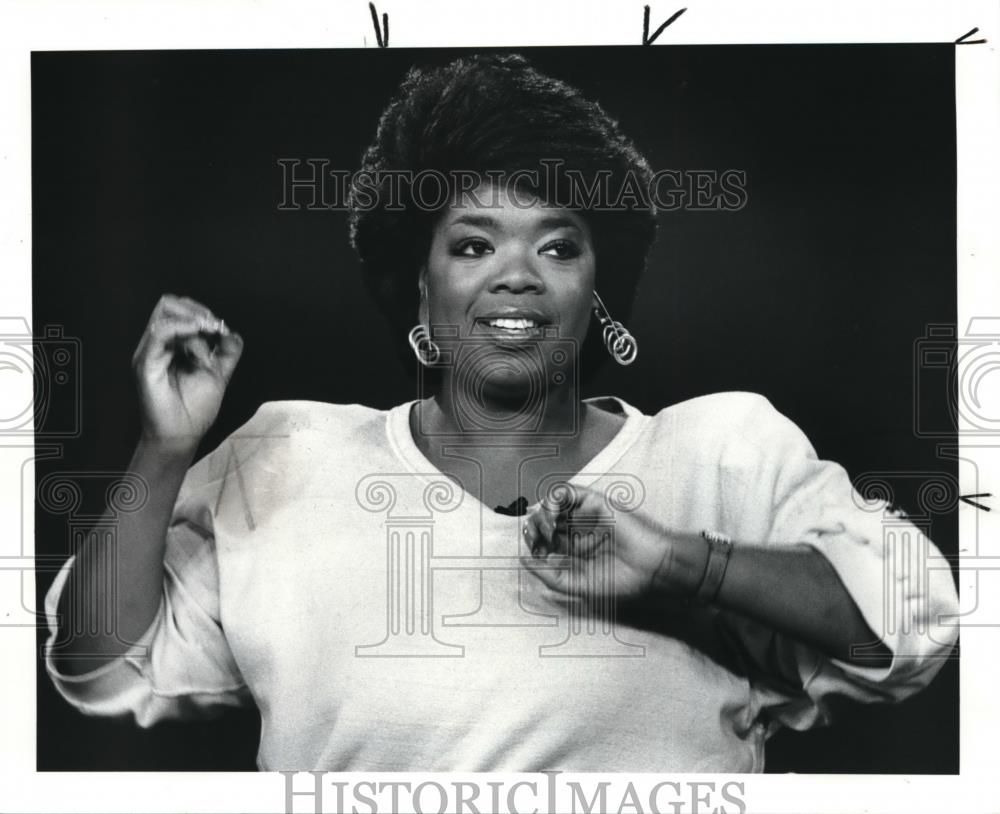 1986 Press Photo Oprah Winfrey, TV talk show host at TV 5 - cva51154 - Historic Images
