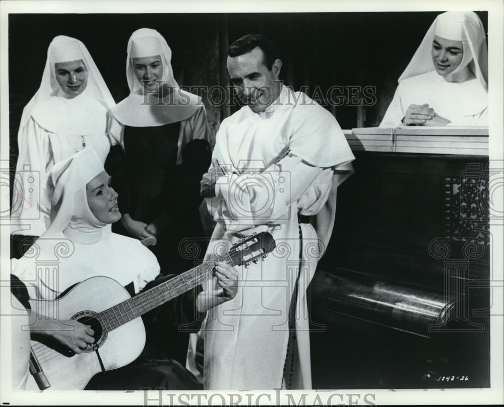 1966 Press Photo Ricardo Montalban and Debbie Reynolds in The Singing Nun - Historic Images