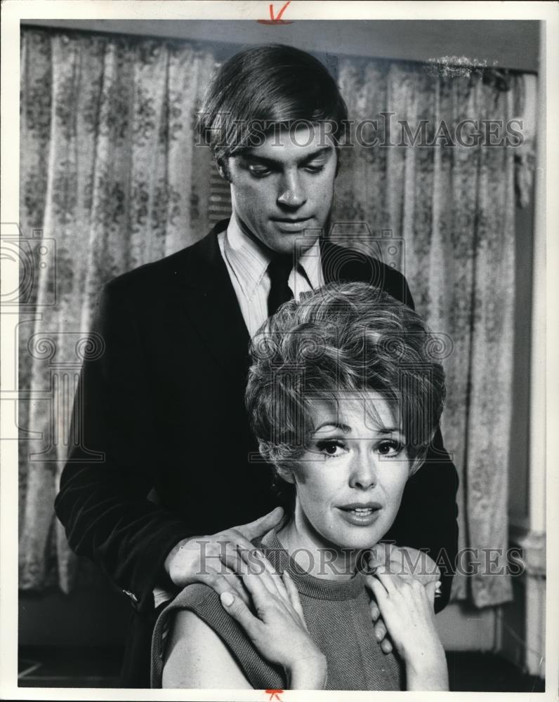 1969 Press Photo Stephen Collins & Barbara Rush in Forty Carats - Historic Images