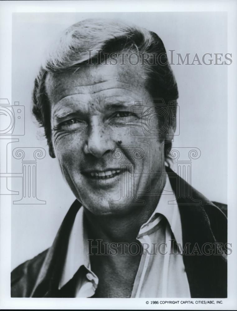 1986 Press Photo Roger Moore host The 25th Anniversary of James Bond - Historic Images