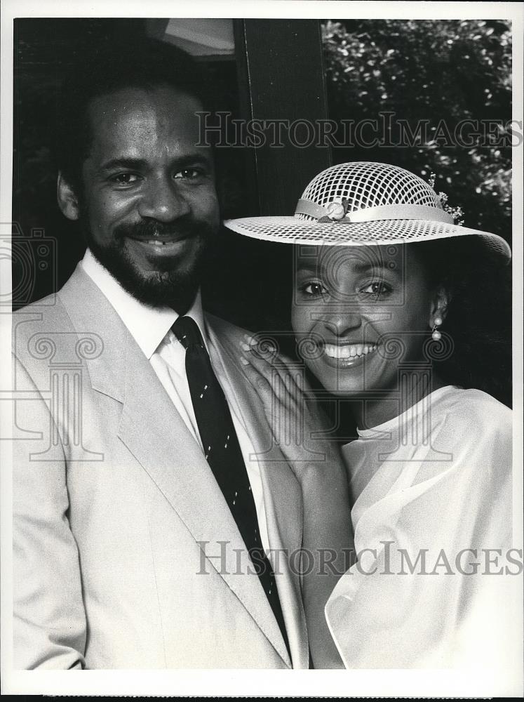 1985 Press Photo Tim Reid and Daphne Maxwell in Simon &amp; Simon - cvp68351 - Historic Images