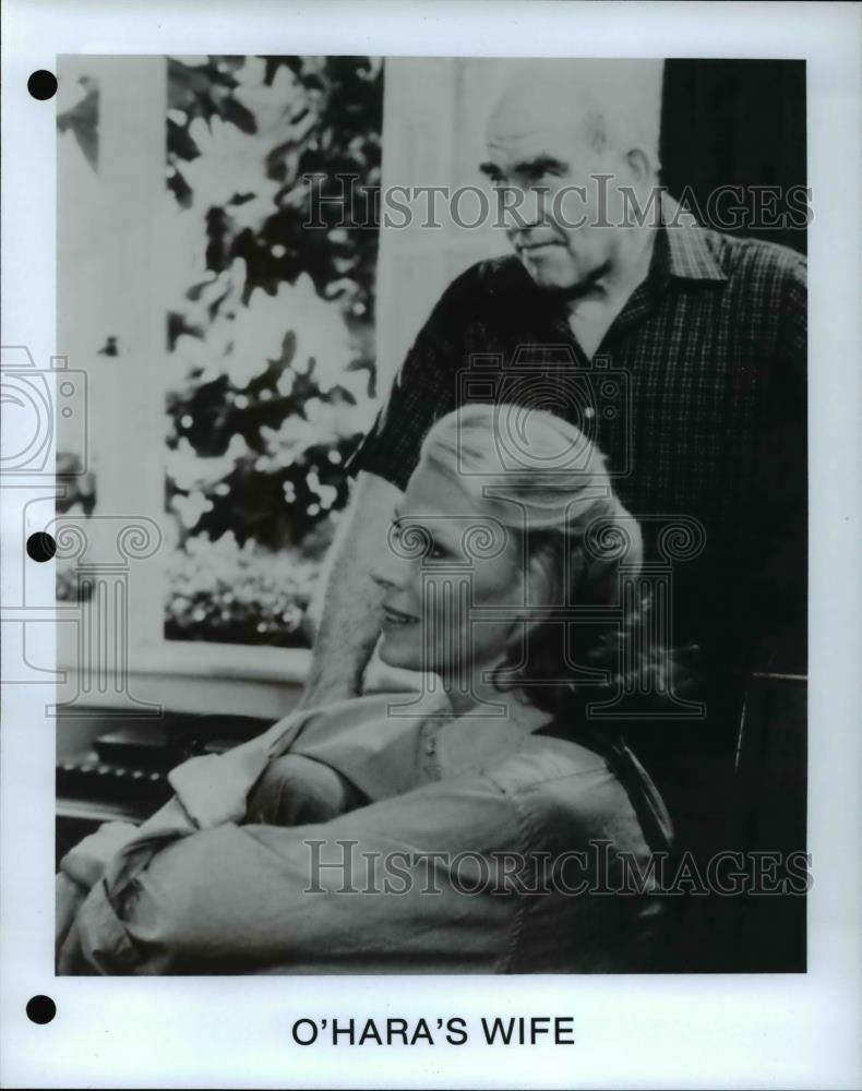 1990 Press Photo Ed Asner and Mariett Hartley star in O&#39;Hara&#39;s Wife - cvp44946 - Historic Images