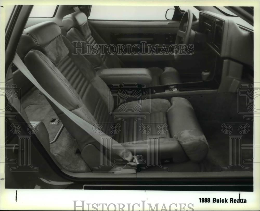 1988 Press Photo 1988 Buick Reatta - Historic Images