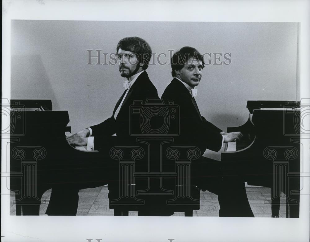 1976 Press Photo Robert Phillips and Franco Renzulli Dueo Pianists - Historic Images