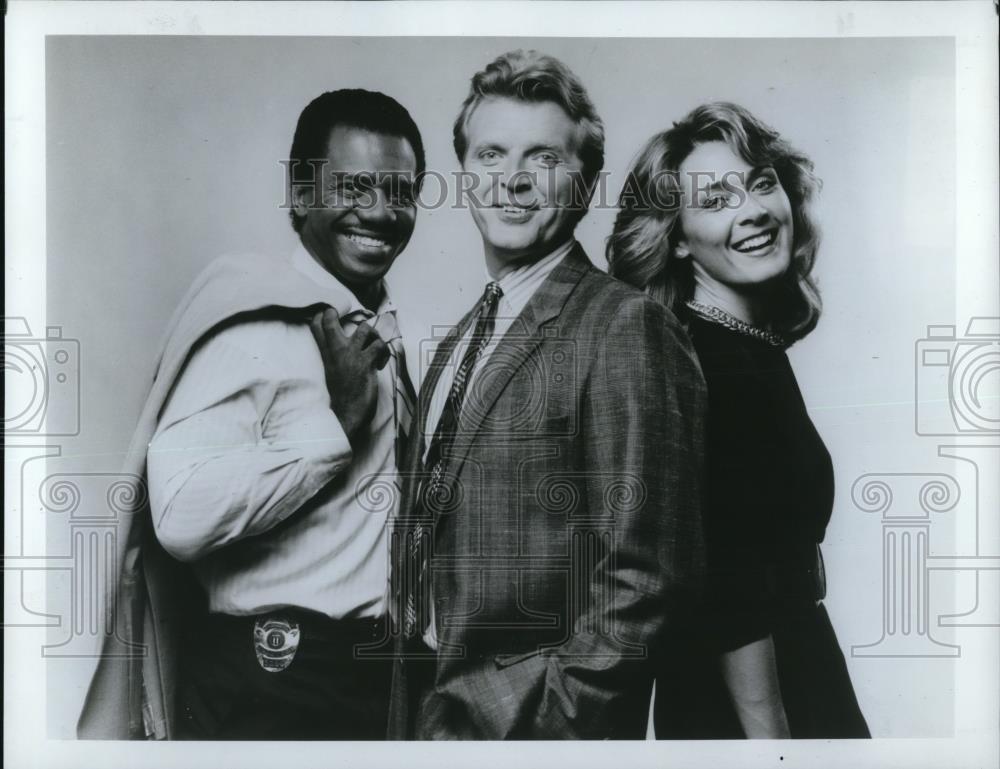 1987 Press Photo Harrison Page David Rasche Anne-Marie Martin in Sledge Hammer - Historic Images