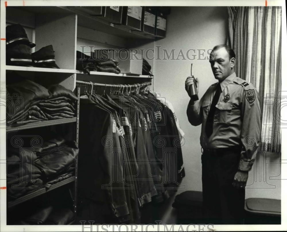 1980 Press Photo Robert Richards of the Industrial Security Service Inc. - Historic Images