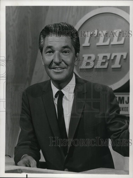 Press Photo Jack Naug TV Host - Historic Images