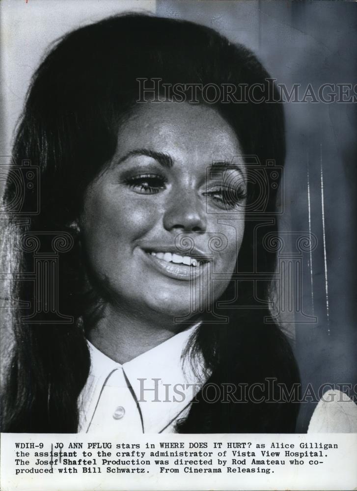 1972 Press Photo Jo Ann Pflug in"Where Does It Hurt" - Historic Images