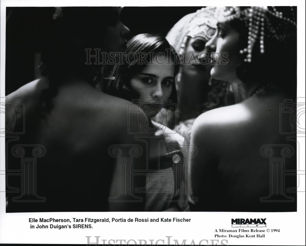 1995 Press Photo Elle MacPherson Tara Fitzgerald Portia de Rossi Kate Fischer - Historic Images