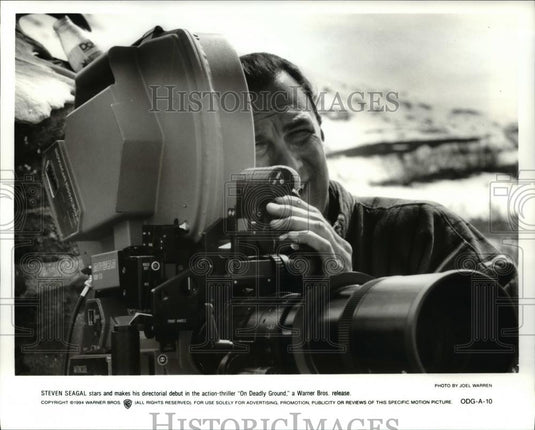 1995 Press Photo Steven Seagal in "On Deadly Ground" - Historic Images