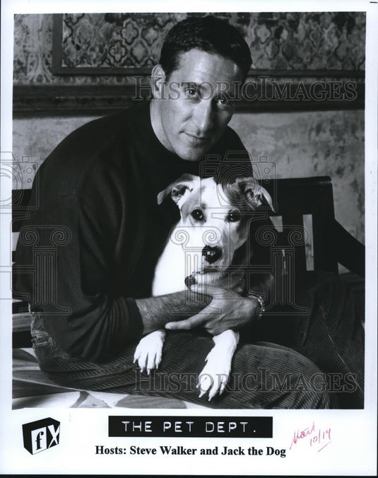 Press Photo Steve Walker & Jack The Dog hosts The Pet Dept - Historic Images