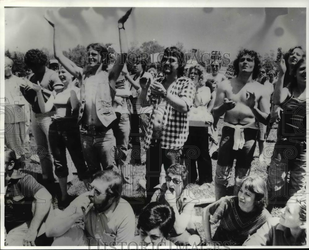 1979 Press Photo Protest at Perry Atomic Power Plant - Historic Images