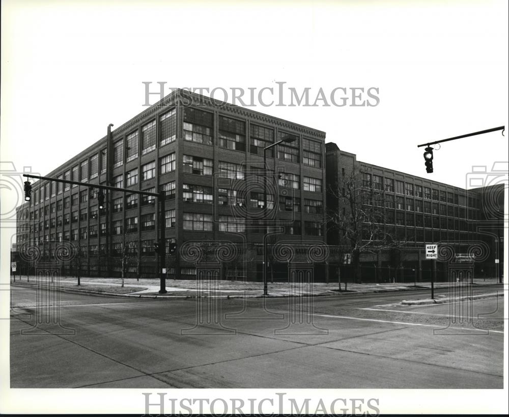 1983 Press Photo BF Goodrich Co - 329 - Historic Images