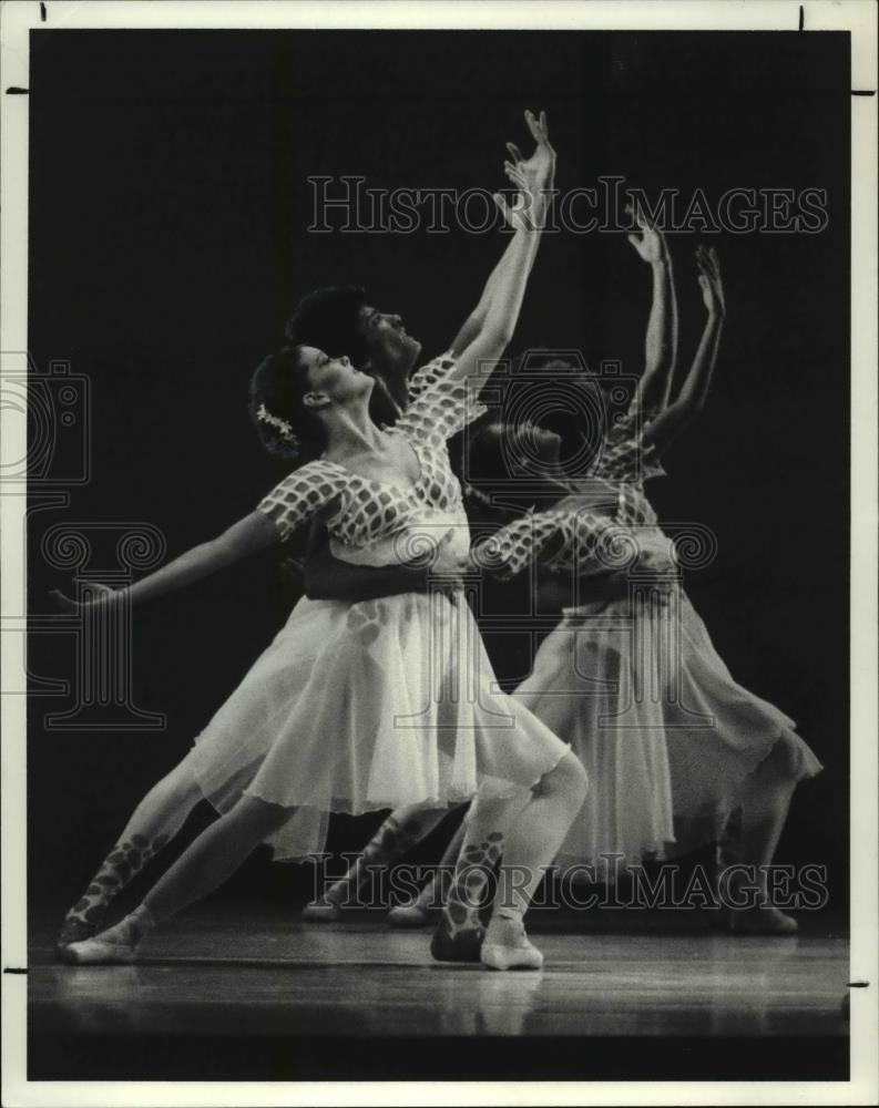 1982 Press Photo "Celebrations" - Historic Images