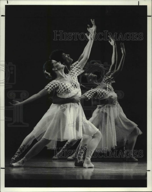 1982 Press Photo "Celebrations" - Historic Images