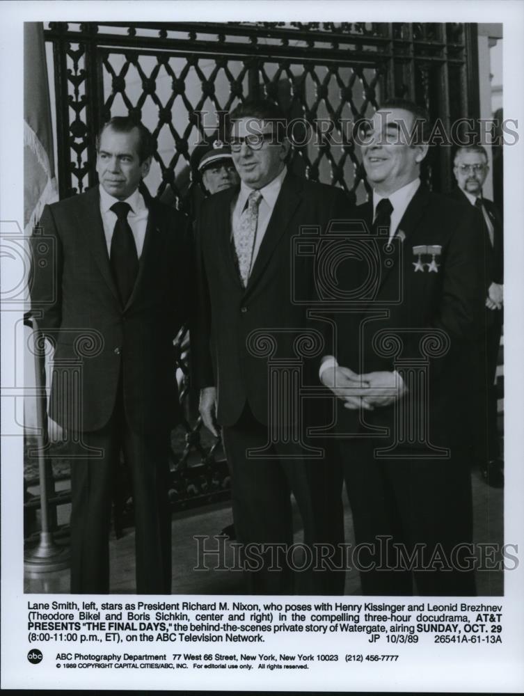 1989 Press Photo Lane Smith, Theodore Bikel and Boris Sichkin in The Final Days - Historic Images
