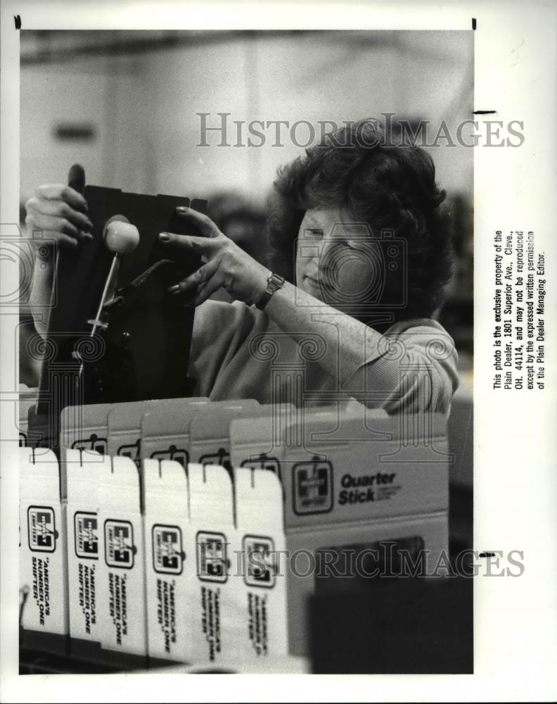 1988 Press Photo Mr Gasket Corp - Historic Images