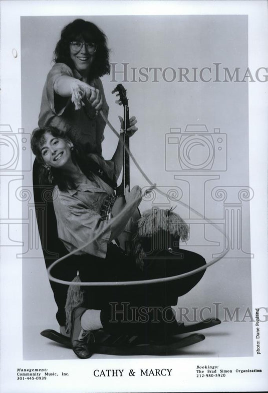 1997 Press Photo Children's Recording artists Cathy & Marcy - Historic Images