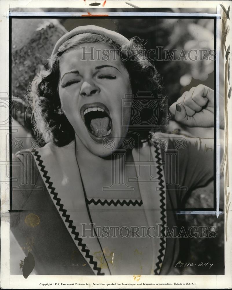 1939 Press Photo Martha Raye - Historic Images