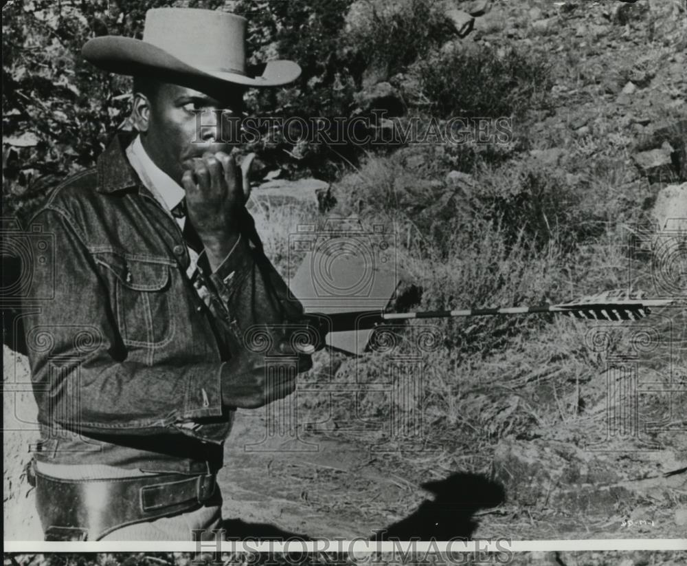 1966 Press Photo Sidney Poitier stars as Toller in Duel at Diablo - Historic Images