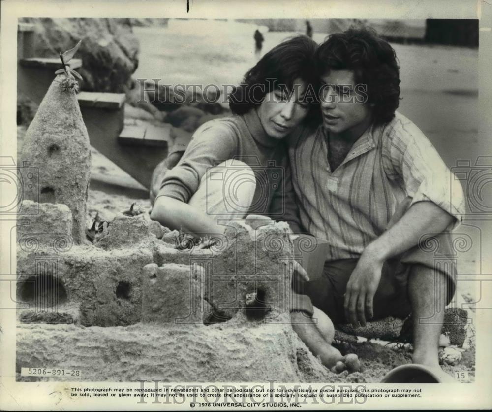 1978 Press Photo Lily Tomlin and John Travolta in Moment by Moment - Historic Images