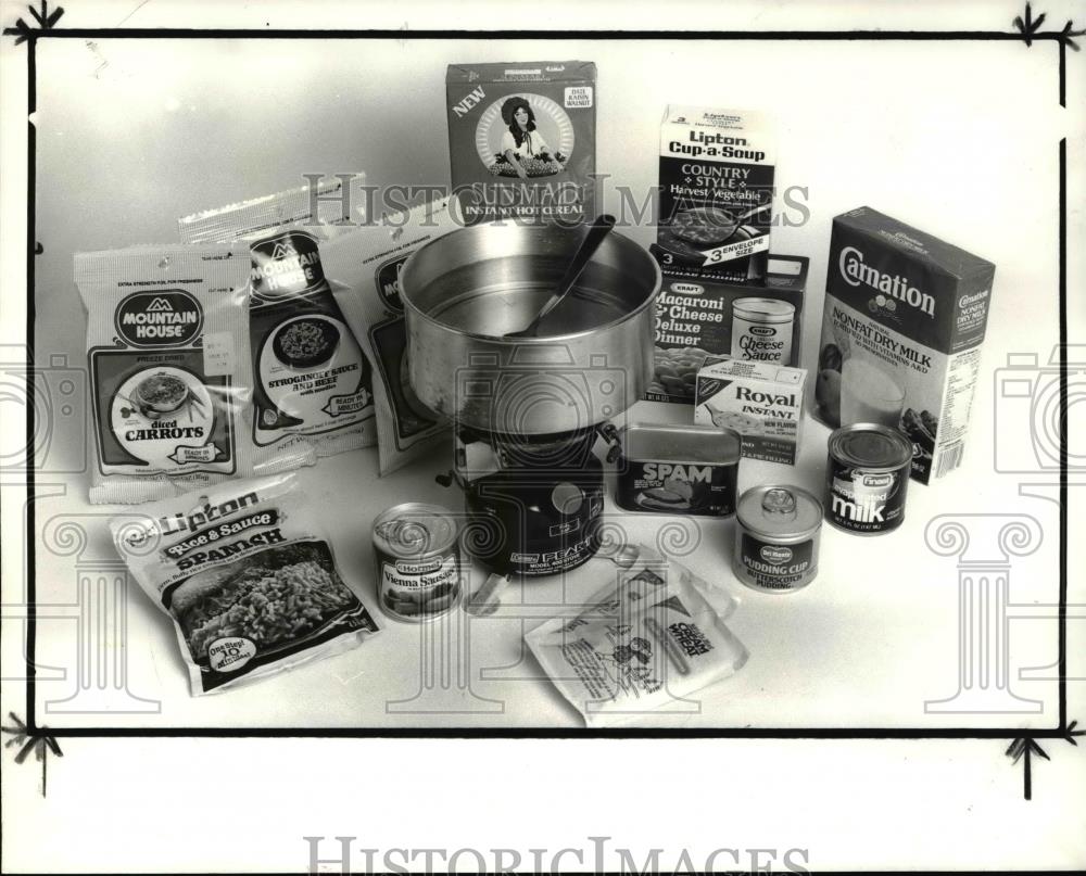 1985 Press Photo The travel food for a camping - Historic Images