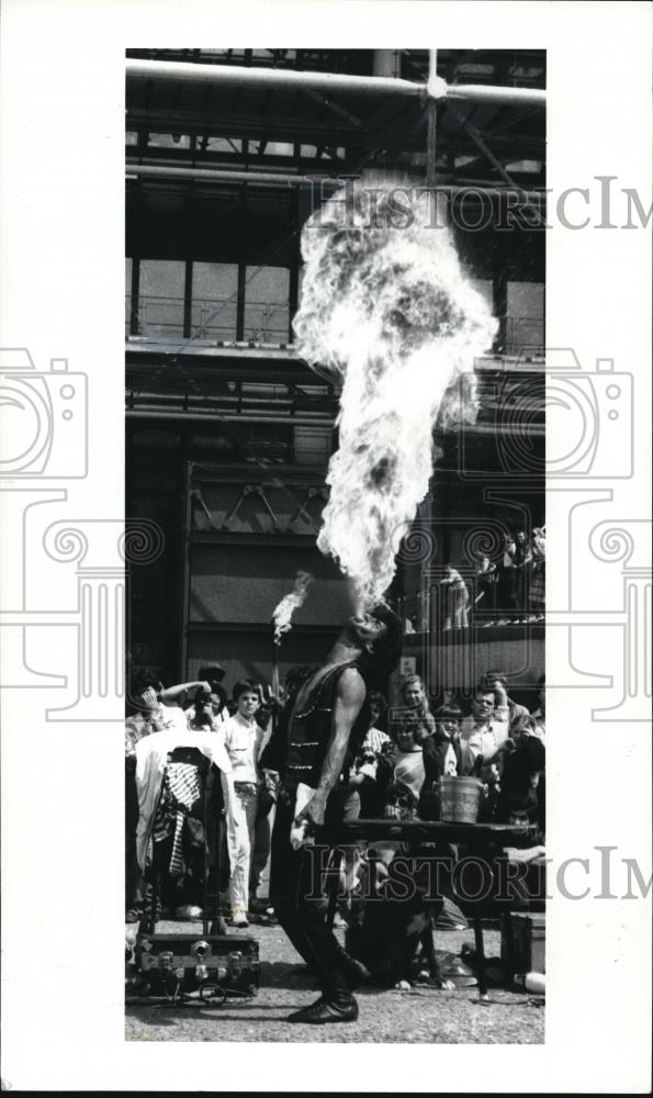 1986 Press Photo Magicians - Historic Images