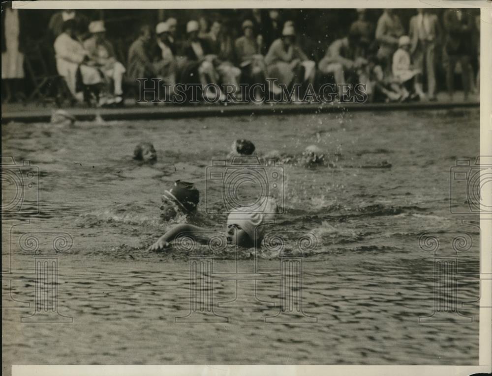 1929 Press Photo Priscilla St George in swim race at Tuxedo Park NY - Historic Images
