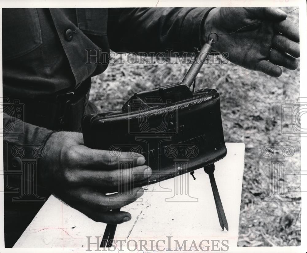 1987 Press Photo A bomb trap detonator - Historic Images