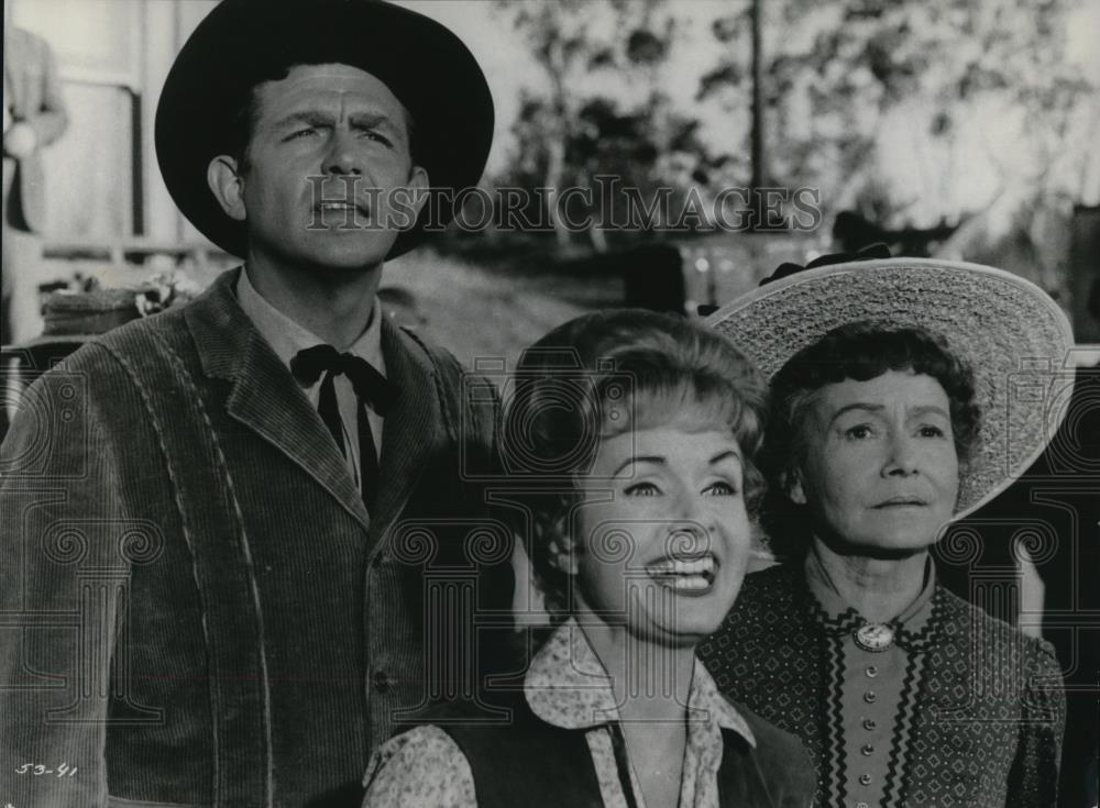 1961 Press Photo Debbie Reynolds, Andy Griffith in The Second Time Around - Historic Images