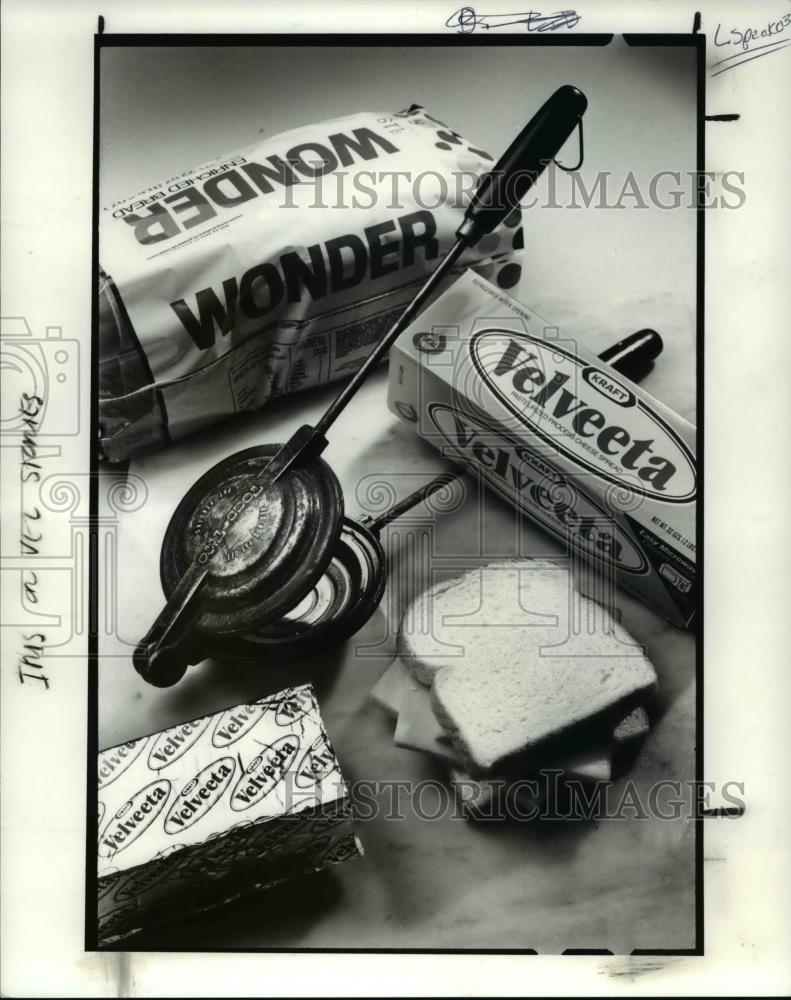 1988 Press Photo Cheese and Cheese Griller - Historic Images