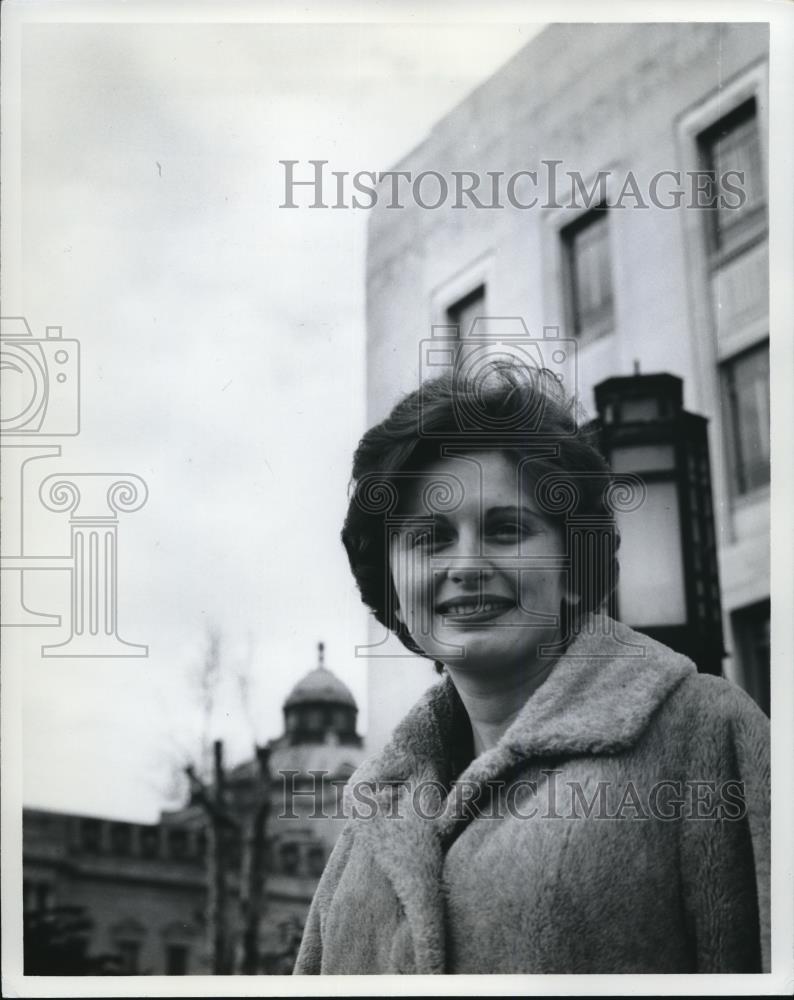1963 Press Photo Virginia Locher, Daughter of Mayor Locher of Cleveland - Historic Images