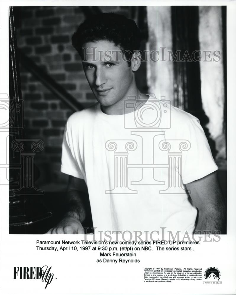 1997 Press Photo Mark Feuerstein stars as Danny Reynolds on Fired Up TV show - Historic Images