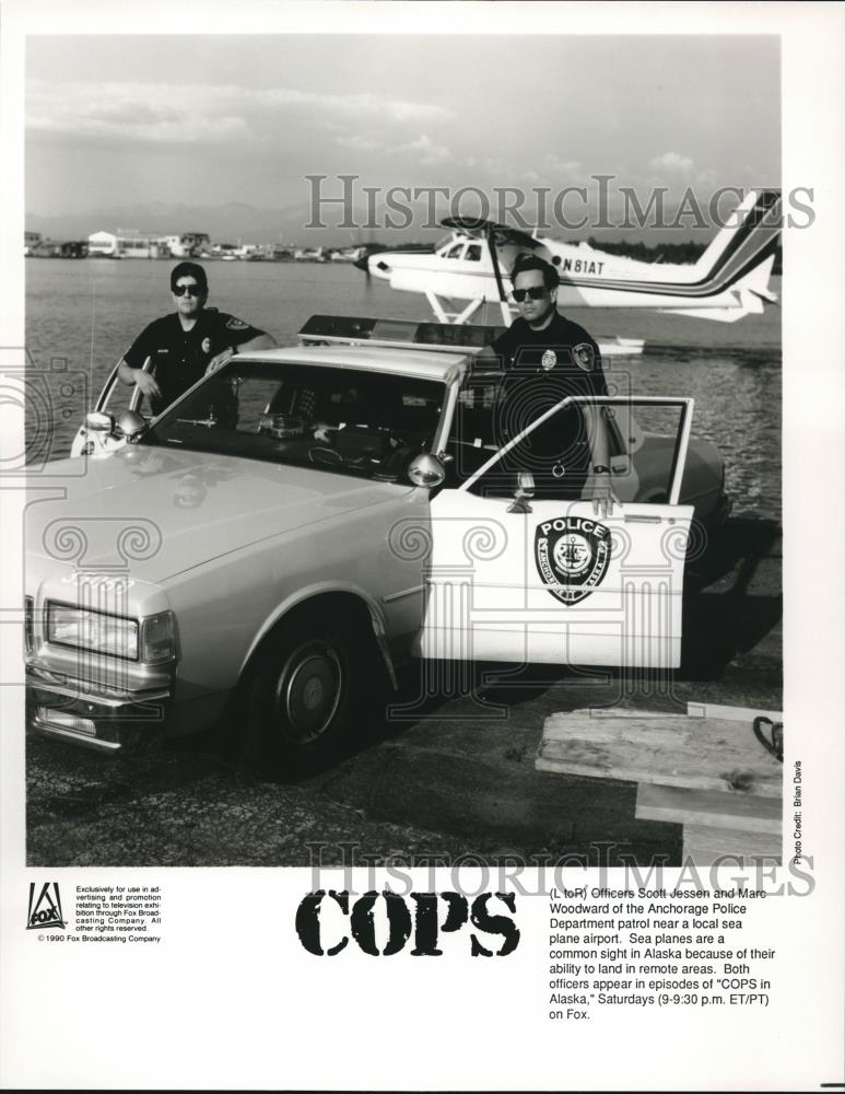 1990 Press Photo Officers Scott Jessen Marc Woodward Anchorage Police on COPS - Historic Images